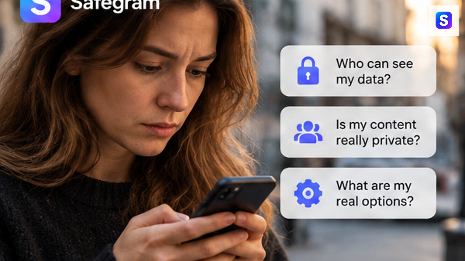 Persoon die digitale privacy-informatie bekijkt op een smartphone